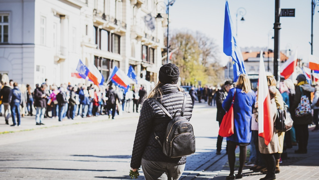 O „Ludzkości”, „Postępie” i „Demokracji walczącej”   