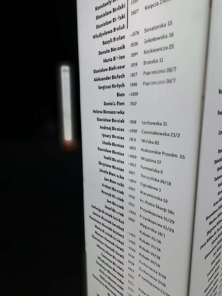   Historia nie jest - chyba - nauczycielką życia. Jest natomiast z całą pewnością jednym z najważniejszych instrumentów współczesnej polityki