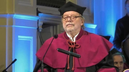  Każde pokolenie „myślicieli” na etacie musi uśmiercić Boga na różne sposoby – rozmowa z prof. Stefanem Grajkiem, eseistą i lekarzem 