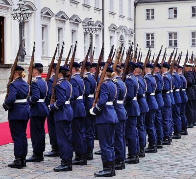  Zarówno Polska, jak i Niemcy potrzebują przemyślanych, długofalowych inwestycji w przemysł zbrojeniowy, a nie zakupów na łapu-capu - rozmowa z dr. Michałem Kuziem